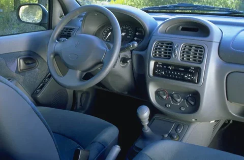 Renault Clio Si 1.6 1999 view 3