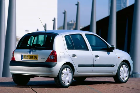 Renault Clio 1.5 dCi 80hp Expression 2002 view 3