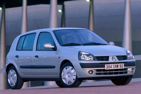 Renault Clio 1.5 dCi 100hp Initiale 2004 view 2
