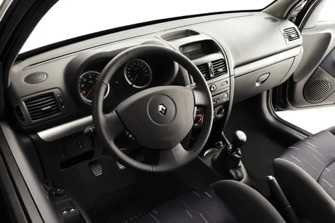 Renault Clio 1.5 dCi 100hp Initiale 2004 view 7