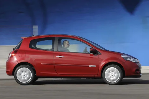 Renault Clio 1.2 16V 75 Expression 2009 view 8