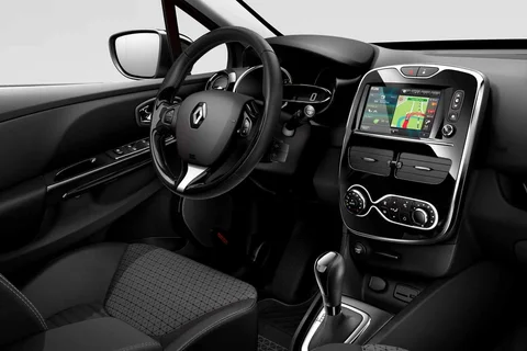 Renault Clio TCe 90 Energy Expression 2015 view 2