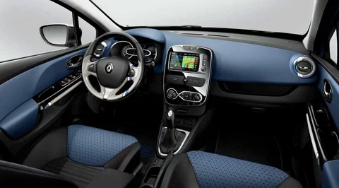 Renault Clio TCe 90 Energy Expression 2015 view 3