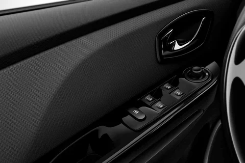 Renault Clio TCe 90 Energy Expression 2015 view 4