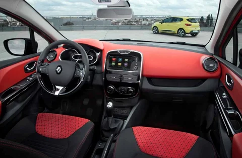 Renault Clio TCe 90 Energy Expression 2015 view 6