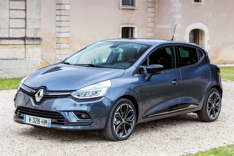 Renault Clio TCe 120 Bose 2017 view 4