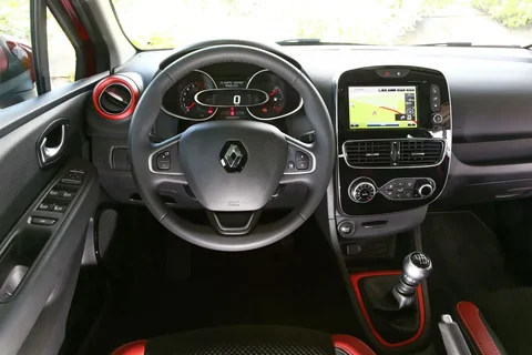 Renault Clio TCe 120 Bose 2017 view 8