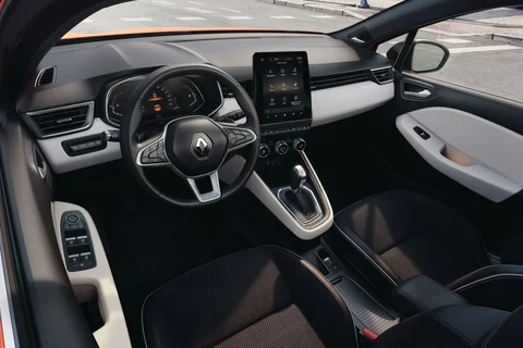 Renault Clio TCe 90 Zen 2020 view 9