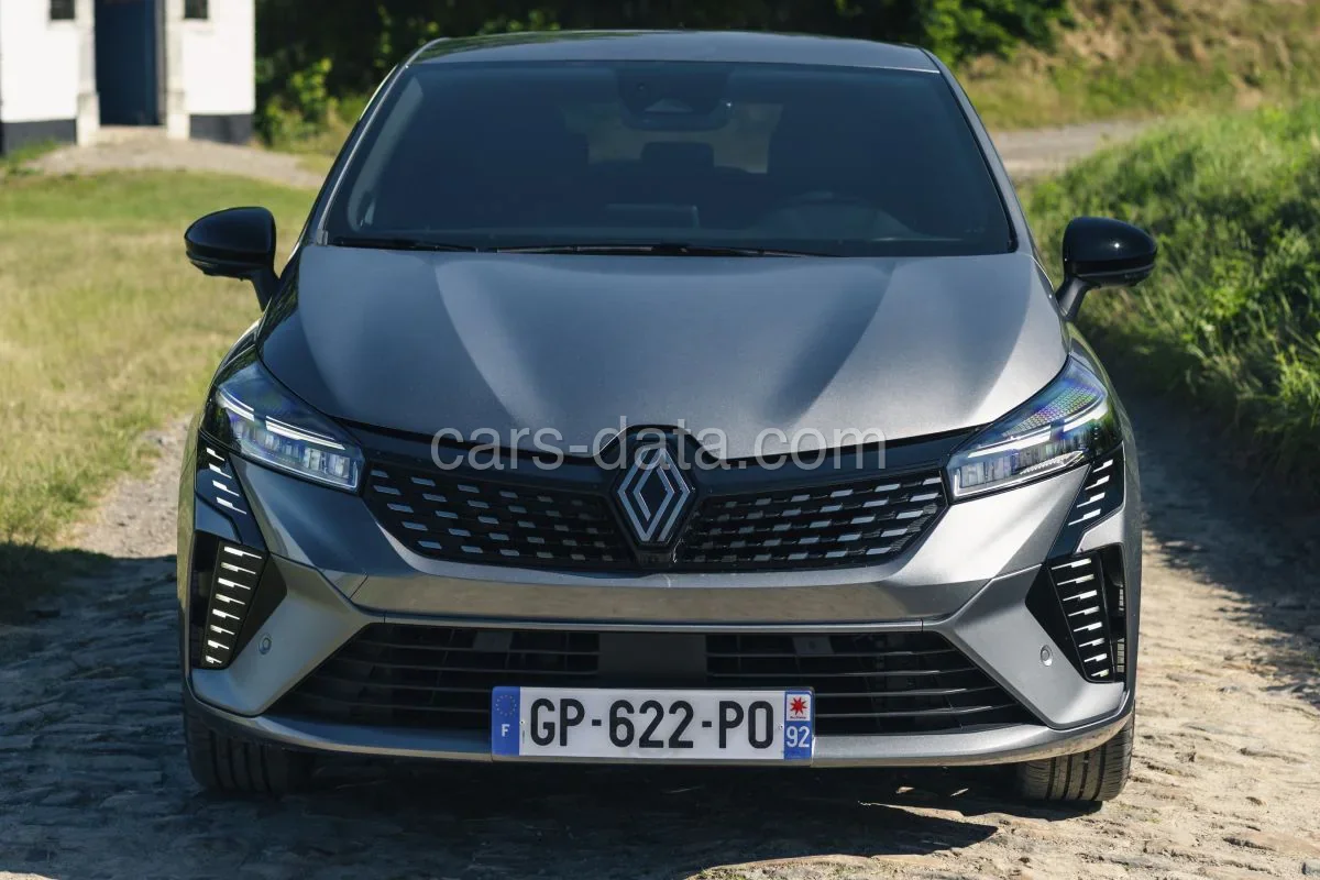 Renault Clio TCe 90 Esprit Alpine 2023 front view
