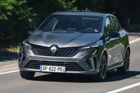 Renault Clio TCe 90 Esprit Alpine 2023 view 2