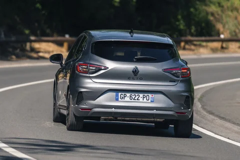 Renault Clio TCe 90 Esprit Alpine 2023 view 3