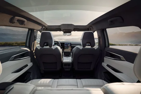 Renault Espace full hybrid 200 Techno 5P 2025 view 2