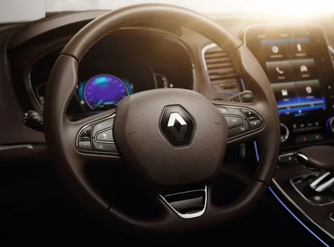 Renault Espace Energy dCi 160 Initiale Paris 2015 view 2