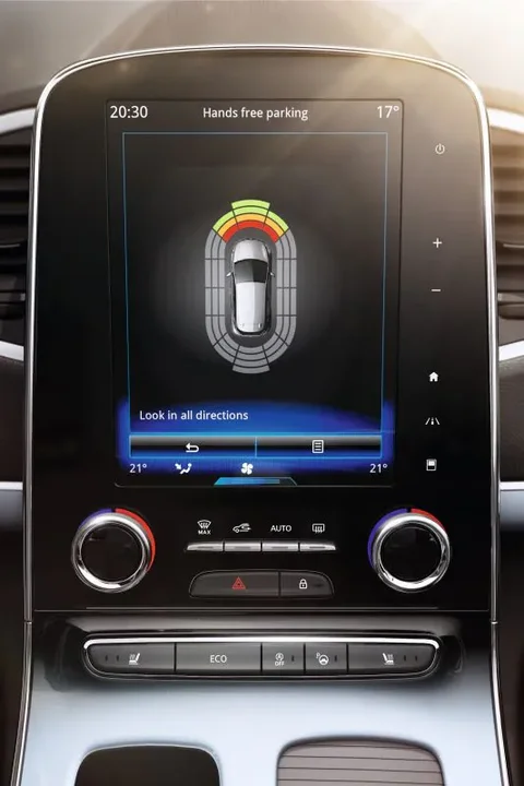 Renault Espace Energy dCi 160 Initiale Paris 2015 view 5