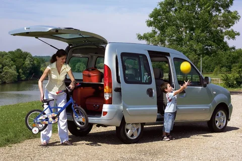 Renault Kangoo 1.5 dCi 70 Privilège 2005 view 4