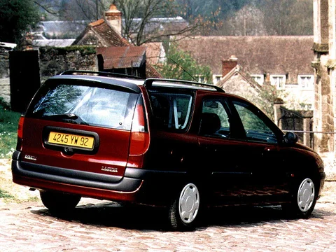 Renault Laguna Break RT 1.8 1996 view 2