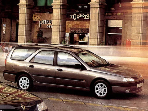 Renault Laguna Break RT 1.8 1996 view 3