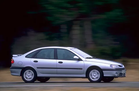 Renault Laguna RTE 1.8 1998 view 4