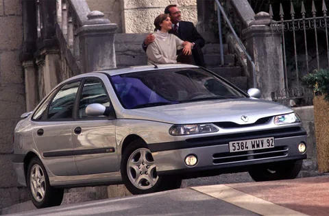 Renault Laguna RTE 1.8 1998 view 2
