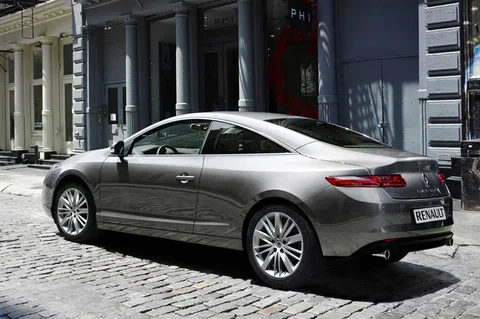 Renault Laguna Coupé 3.0 dCi Initiale 2008 view 8