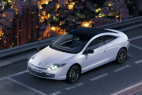 Renault Laguna Coupé 2.0 dCi 150 2012 view 4