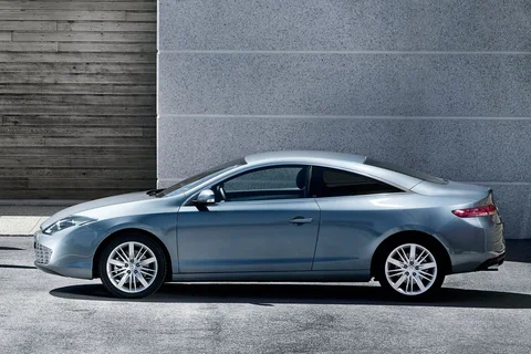 Renault Laguna Coupé 2.0 dCi 150 2012 view 7