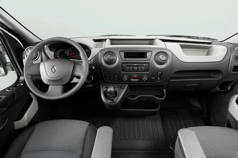 Renault Master L2H2 T35 FWD dCi 110 2015 view 3