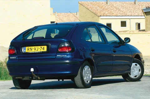 Renault Mégane RT 1.6e 1996 view 4