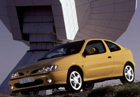 Renault Mégane Coupé 2.0 16V 1996 view 4