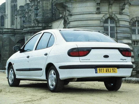 Renault Mégane Sedan Elysée 1.4e 1998 view 3