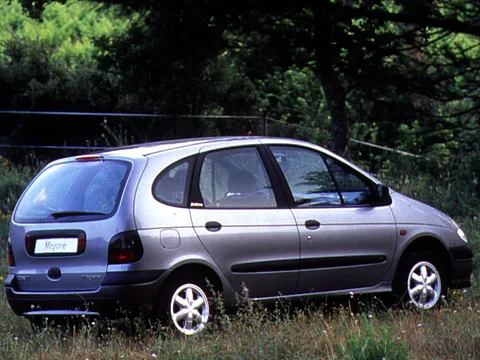 Renault Mégane 1996 front view