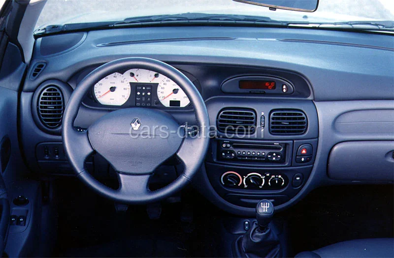 Renault Mégane Break 1.6 16V Authentique 2000 front view