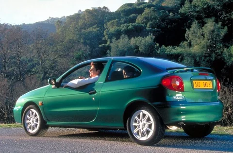 Renault Mégane Coupé 1.9 dCi Expression 2000 view 3
