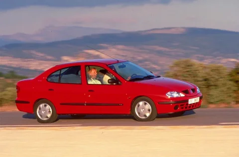 Renault Mégane Sedan 1.9 D Expression 2000 view 2