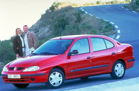 Renault Mégane Sedan 1.9 D Expression 2000 view 4