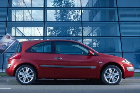 Renault Mégane 1.4 16V Expression Base 2002 view 2