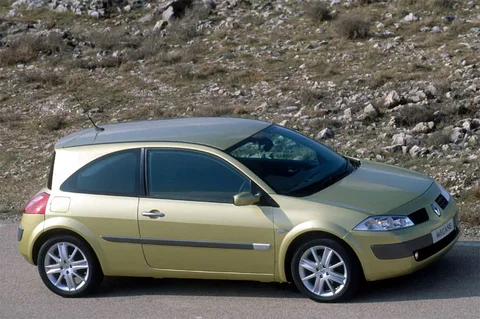 Renault Mégane 1.4 16V Expression Base 2002 view 3