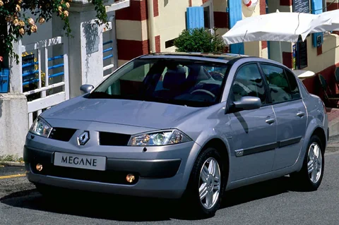 Renault Mégane Sedan 1.4 16V Expression Base 2003 view 3