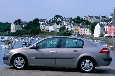 Renault Mégane Sedan 1.4 16V Expression Base 2003 view 5