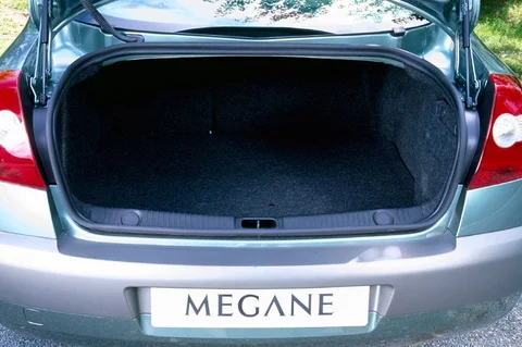 Renault Mégane Sedan 1.4 16V Expression Base 2003 view 10