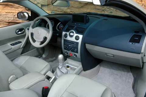 Renault Mégane C-C 2.0 16V T 165 Dynamique Comf. 2004 view 8