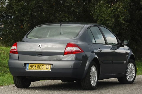 Renault Mégane Sedan 1.4 16V Expression 2006 view 5