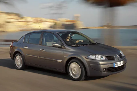 Renault Mégane Sedan 1.4 16V Expression 2006 view 8