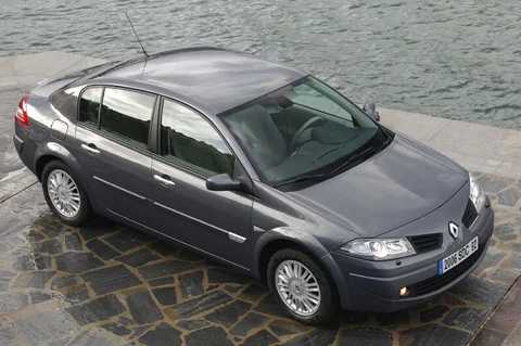 Renault Mégane Sedan 1.4 16V Expression 2006 view 9