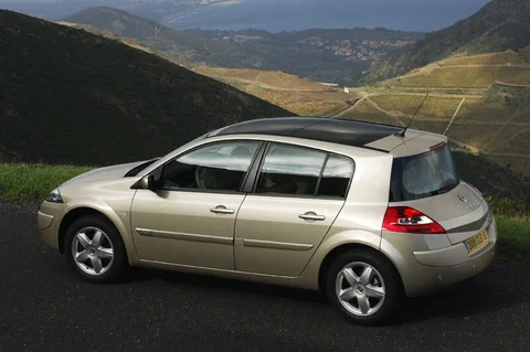 Renault Mégane 1.4 16V Expression 2006 view 9