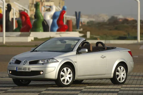 Renault Mégane C-C 2.0 dCi 150 Privilège 2006 view 4