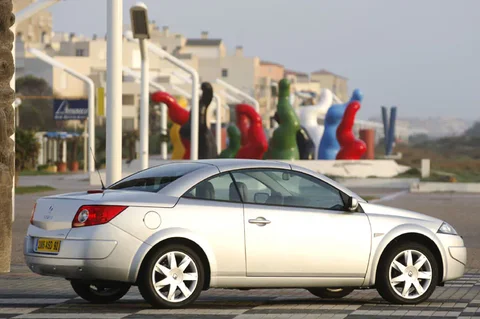 Renault Mégane C-C 2.0 dCi 150 Privilège 2006 view 5