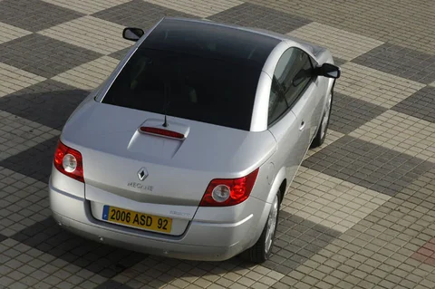 Renault Mégane C-C 2.0 dCi 150 Privilège 2006 view 12