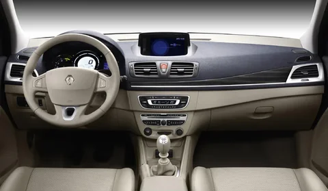 Renault Mégane dCi 110 Expression 2010 view 7