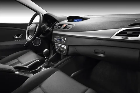 Renault Mégane dCi 110 Expression 2010 view 8